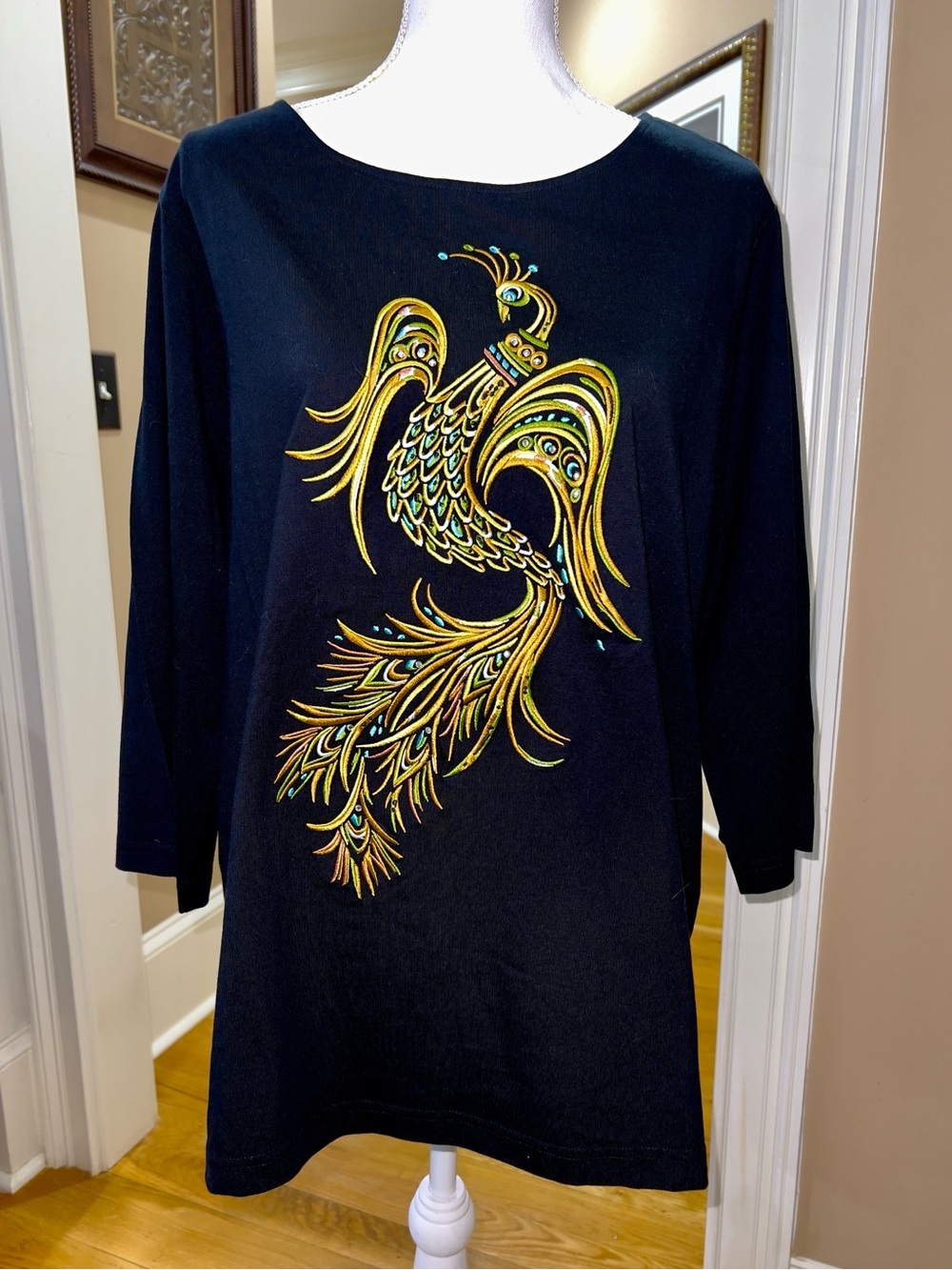 NWT Women’s 1X Bob Mackie Embroidered Rhinestone Peacock/Phoenix Pullover Top - Picture 2 of 7